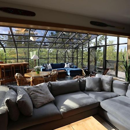 好丘。Hacho House Bed & Breakfast เยลโลว์ไนฟ์ ภายนอก รูปภาพ
