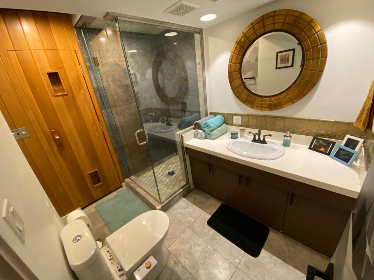 好丘。Hacho House Bed & Breakfast เยลโลว์ไนฟ์ ภายนอก รูปภาพ