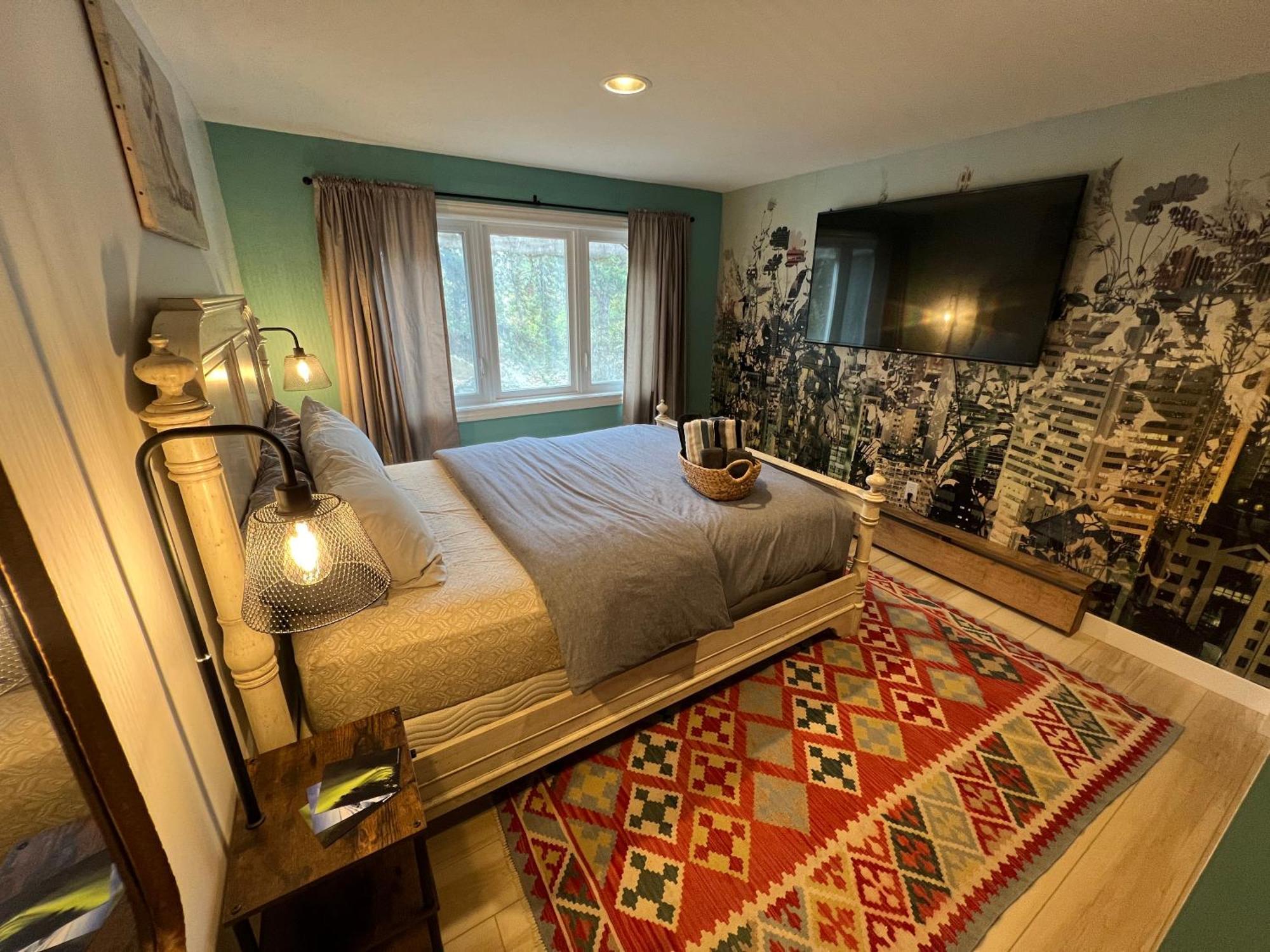 好丘。Hacho House Bed & Breakfast เยลโลว์ไนฟ์ ภายนอก รูปภาพ